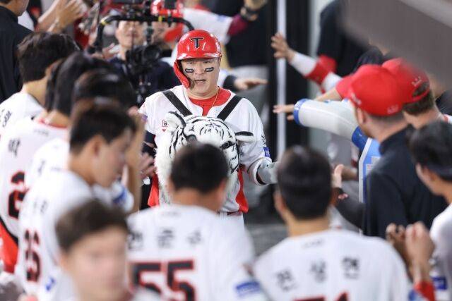 “나 같은 늙은이는 물러날 필요가 있다” 최형우 발언이 삼성에서 현실로? 이제 4번타자 안 해도 됩니다