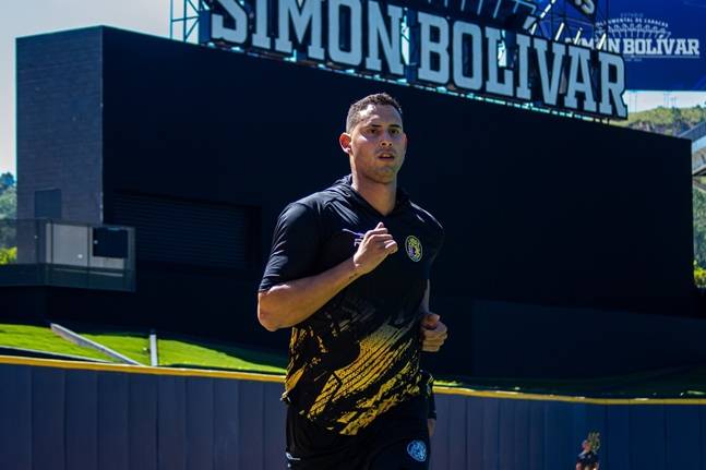 '한화 새 외인' 윌켈 에르난데스, '뎅기열'서 회복중→