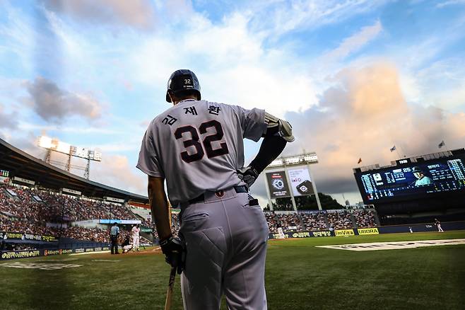 “김재환 만난다”…‘독이 든 사과’, 결국 SSG가 집어 드나[스경x이슈]