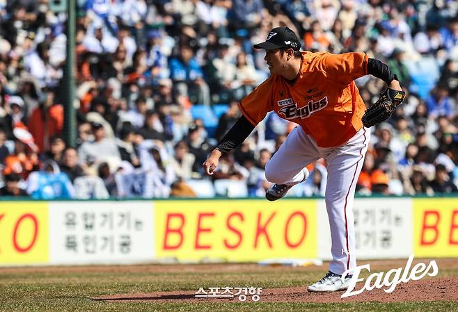 “새 구장 ‘가을 야구’ 함께 못한 아쉬움 크지만 내 운명” 17년 한화 마운드 지킨 ‘마당쇠’ 장민재 은퇴, 전력분석으로 새 출발