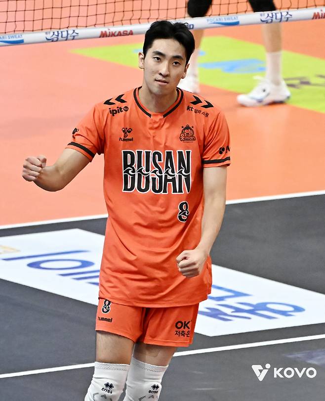 나이 서른에 배구에 눈떴다…배구도사가 바라본 2m1 거포의 눈물겨운 성장기