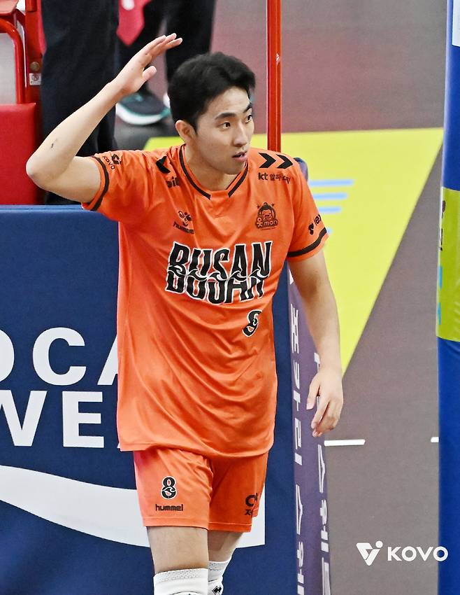 나이 서른에 배구에 눈떴다…배구도사가 바라본 2m1 거포의 눈물겨운 성장기