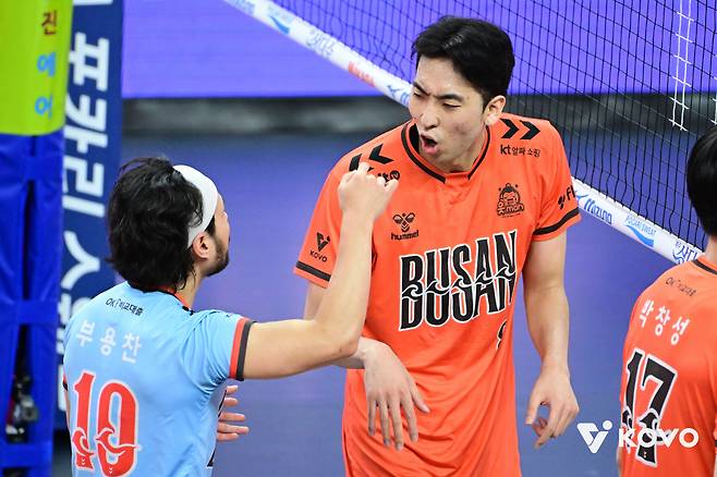 나이 서른에 배구에 눈떴다…배구도사가 바라본 2m1 거포의 눈물겨운 성장기