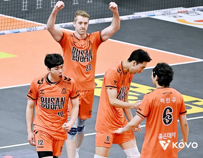 나이 서른에 배구에 눈떴다…배구도사가 바라본 2m1 거포의 눈물겨운 성장기