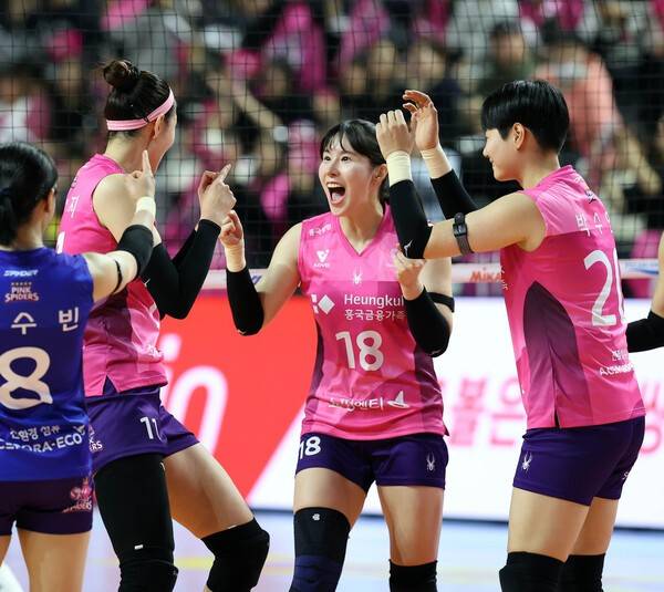 인천 흥국생명 핑크스파이더스, 1위 한국도로공사 저지할 수 있을까