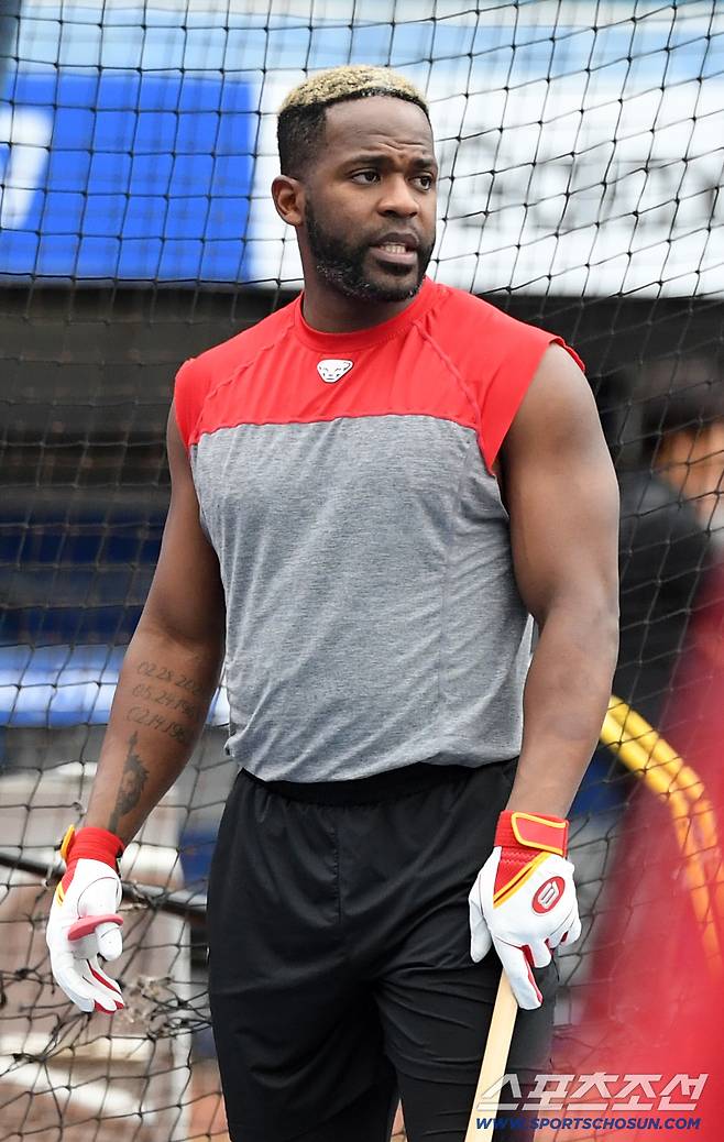 '왜?' 26억 타격왕 작별 확정인가, 김재환 인천행 현실적 시나리오