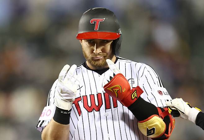 [공식발표] LG 우승멤버 지켰다! '4년 연속' 오스틴, '2년 연속' 치리노스-톨허스트와 총액 430만 달러 재계약