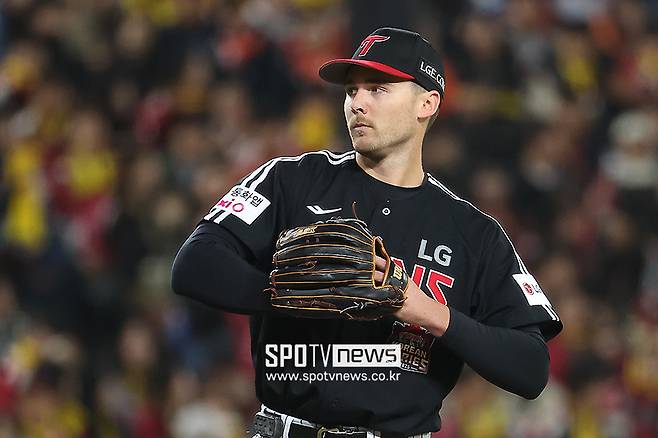 [공식발표] LG 우승멤버 지켰다! '4년 연속' 오스틴, '2년 연속' 치리노스-톨허스트와 총액 430만 달러 재계약