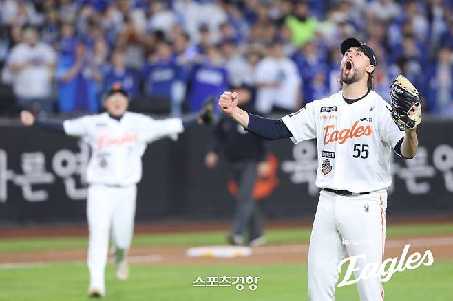 한화 최악의 시나리오, ML로 향하는 ‘33승’ 원투펀치···외인 3명 모두 물갈이-외인 우승 멤버 재계약한 LG와 대조