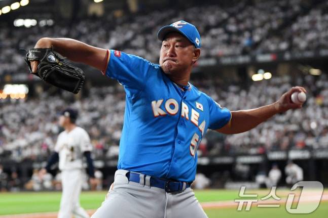 [오피셜] KIA 김종국 전 감독-'음주' 봉중근 코치 현장 복귀시→KBO '출장정지 50G+봉사활동 80시간'-'봉사 40시간' 제재... '무죄' 장정석 전 단장은 무기실격