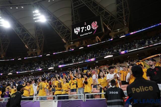 [오피셜] 이럴 수가! '버스 61대+1,700명' 파견 실화냐... '사상 첫 코리아컵 결승' 광주, 6일 전북전 역대급 규모 응원단 뜬다