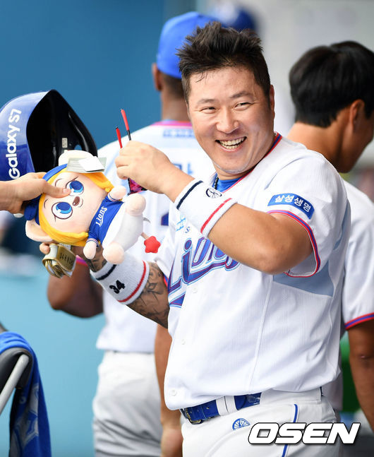 까고보니 KIA 금액이 더 많았다…1+1에 서운했나, 삼성 복귀 최형우 손편지 “KIA 팬분들에게 죄송하다”