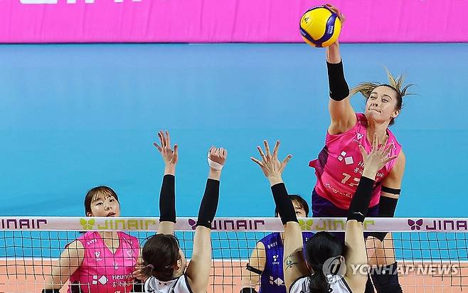 흥국생명 레베카, 귀화 희망