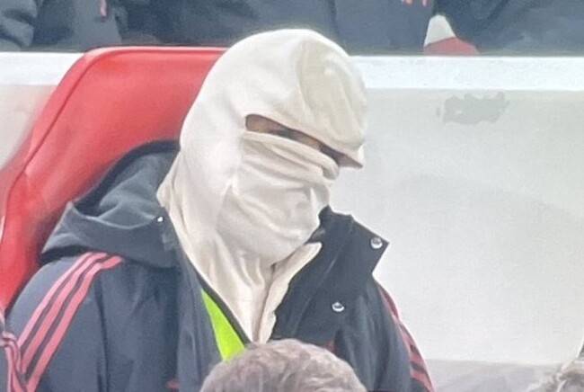 손흥민하고 너무 비교된다...'2연속 벤치' 살라 이게 진정 프로선수인가, 대놓고 '짜증 폭발' 태도 논란