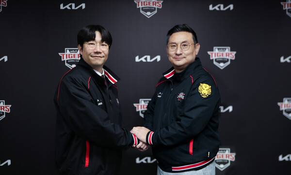 KIA, 양현종과 2+1년 45억원 계약 체결…18년 타이거즈 원클럽맨 인연 이어간다 [더게이트 이슈]