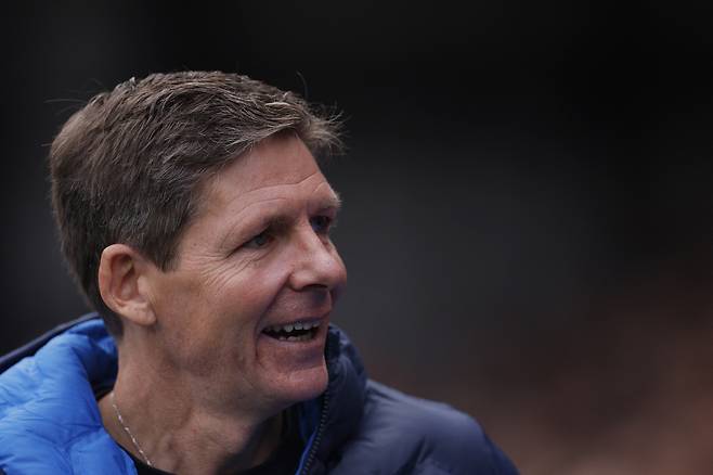 프랭크 감독 전격 경질→