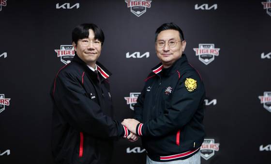 양현종, 2+1년 45억원에 KIA 잔류…강민호의 4번째 FA 도전은?