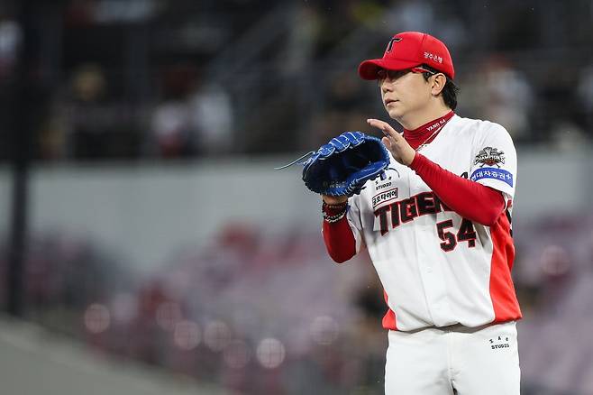 옵션 공개하지 않은 KIA 양현종 “이런저런 말 나오지 않게 하기 위해” [일문일답]