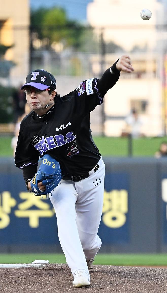 옵션 공개하지 않은 KIA 양현종 “이런저런 말 나오지 않게 하기 위해” [일문일답]