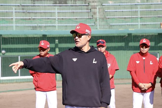 ‘김재환 영입 타진→협상 돌입’ 움직이는 SSG, 방출 시장도 계속 뒤진다… 최종 결론은?