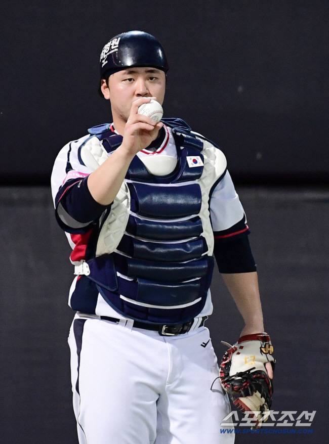 '왜?' 천하의 강민호·양의지 밀어낸 선수가 빠졌다…