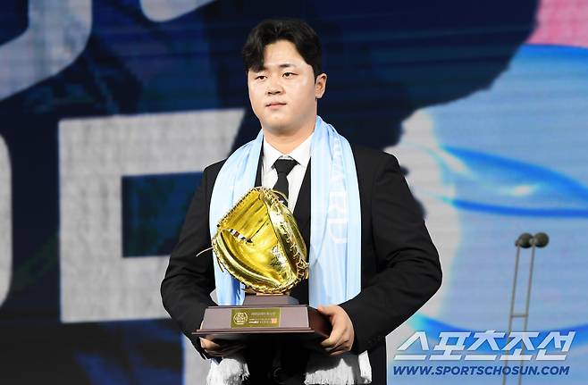 '왜?' 천하의 강민호·양의지 밀어낸 선수가 빠졌다…