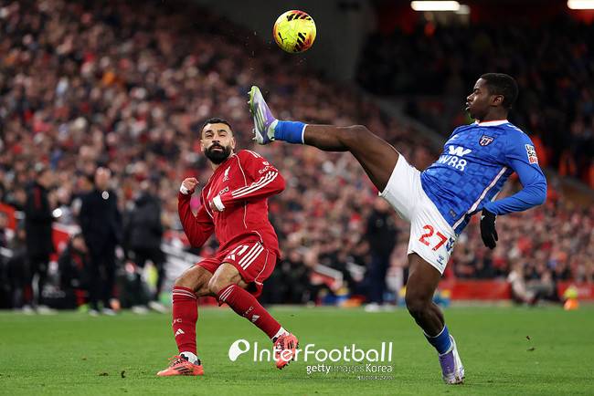 손흥민은 안 이랬는데, 갈수록 추해진다...살라, 2연속 교체에 대놓고 불만 표시