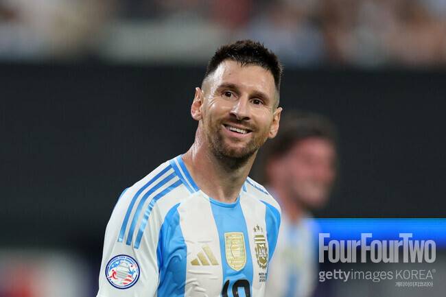 리오넬 메시가 이런 말을?… 프리미어리그 선수 향해 “그는 완전 짐승이다” 극찬 폭발