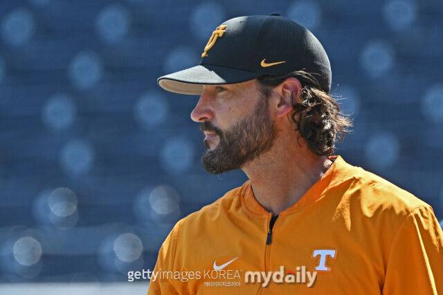 '실화인가' 73세 799승 명장이 코치로 오다니…47세 초짜 감독 특급 조력자 왔다, 이정후와 함께 한다