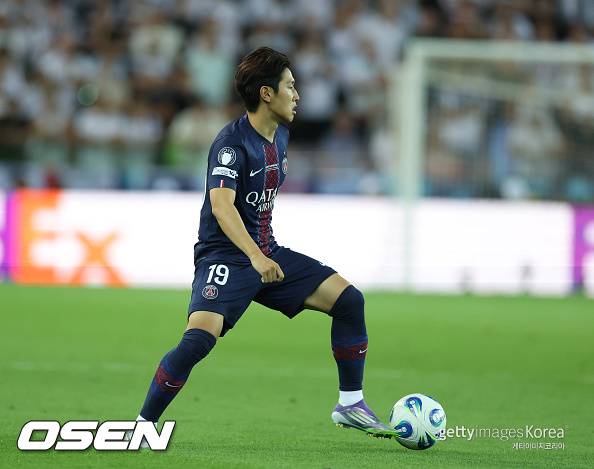 '리그 1호골' PSG 팬들 홀린 이강인의 황금 왼발, '다 비켜' 쟁쟁한 후보 제치고 '11월 이달의 골' 영광