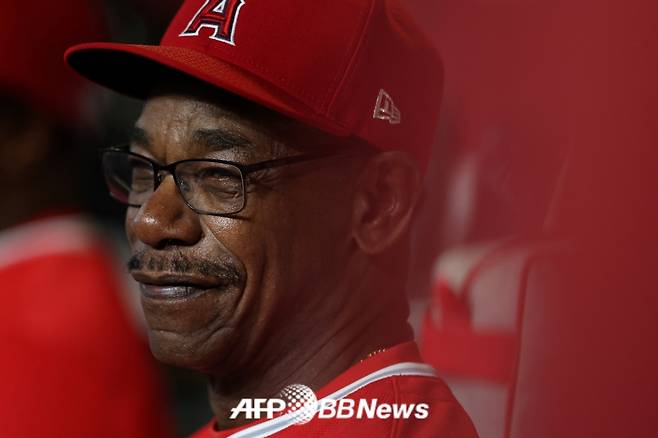 '건강상 이유 사임' 73세 노익장 감독 전격 복귀, 무려 26살 어린 감독 보좌한다 'SF 이정후와 식구'