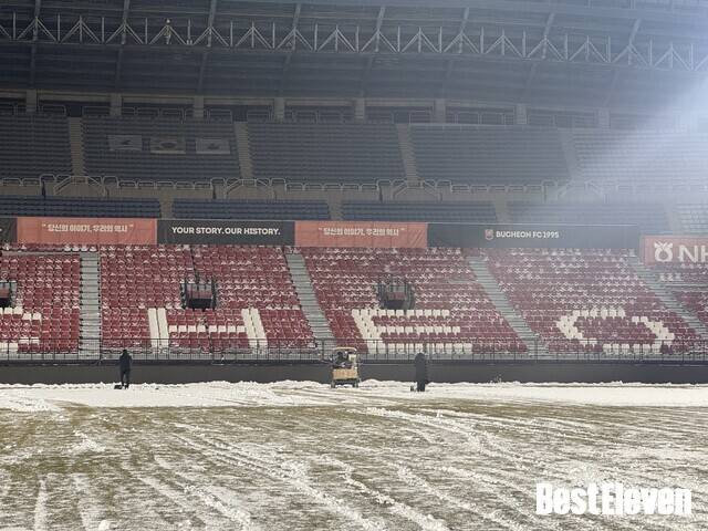 [BE.현장] '눈보라‧폭설 맞은' 부천, 프런트 전 직원 달려들어 '새벽 2시까지 제설 분투'→ 차질 없는 PO 준비 위한 노력