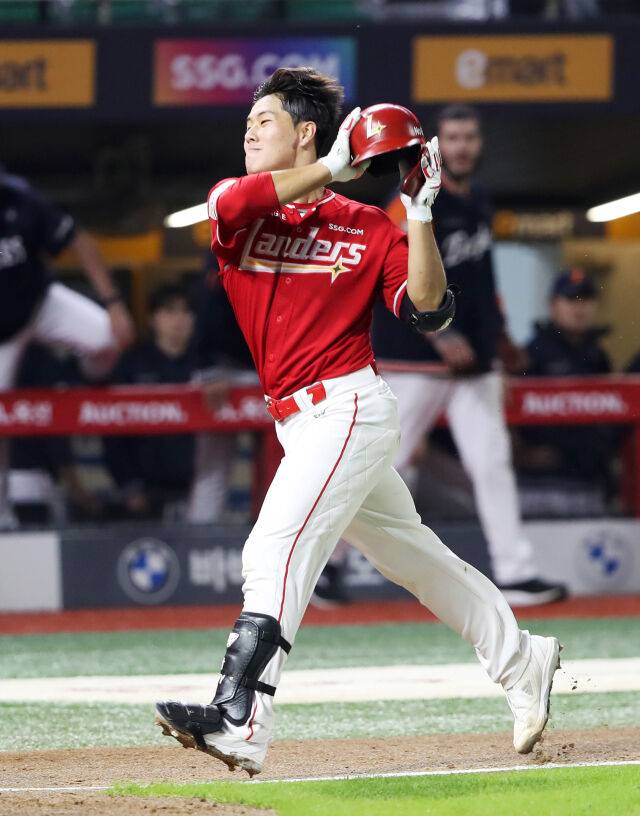 'LG 영웅' 홈런-홈런-홈런 미친 19살 신예 포수, 군대 간다…SSG 빠르게 움직인다, 1라운더+2R 우완+100순위 포수 상무行