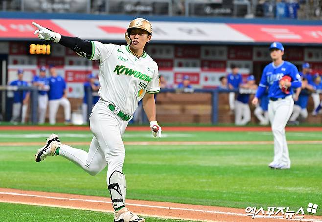 '6년 120억' 보장 받은 송성문, ML 진출도 조건 따진다…