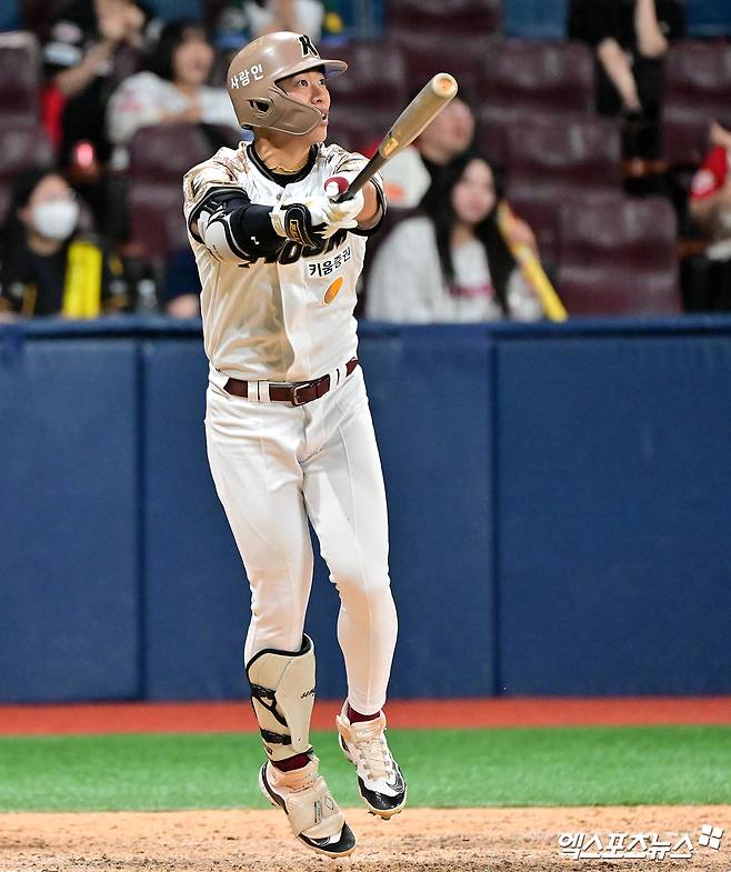 '6년 120억' 보장 받은 송성문, ML 진출도 조건 따진다…