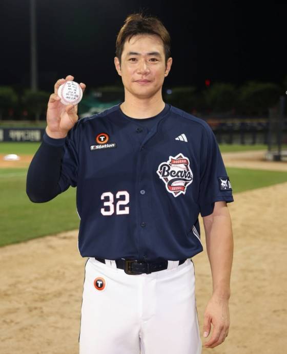 [오피셜] SSG '논란의' 김재환과 2년 총액 22억에 계약 체결