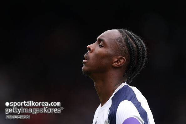 이럴수가… 손흥민 '피·땀·눈물' 다 태워 영입한 'SON 후계자' 1년 만에 토트넘 떠난다