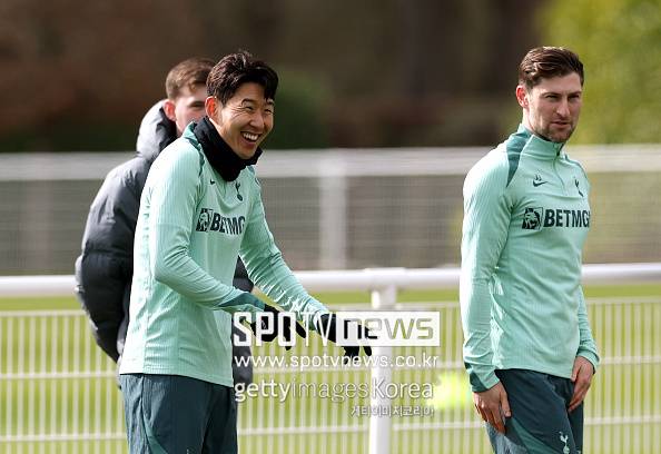 손흥민 떠나자 '눈물 펑펑' 슬피 울었는데...이제는 실종, 보이지 않는다→0경기 출전의 SON 절친, 이번 시즌이 마지막?