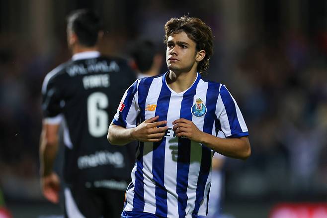 ‘대충격’ 엔리케 감독, 이강인 못 믿는다…파리 생제르맹 ‘바이아웃 1200억’ 초신성 영입 결심