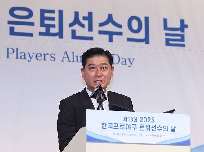 '최강야구 논란' 이종범, 팬들에 사과…