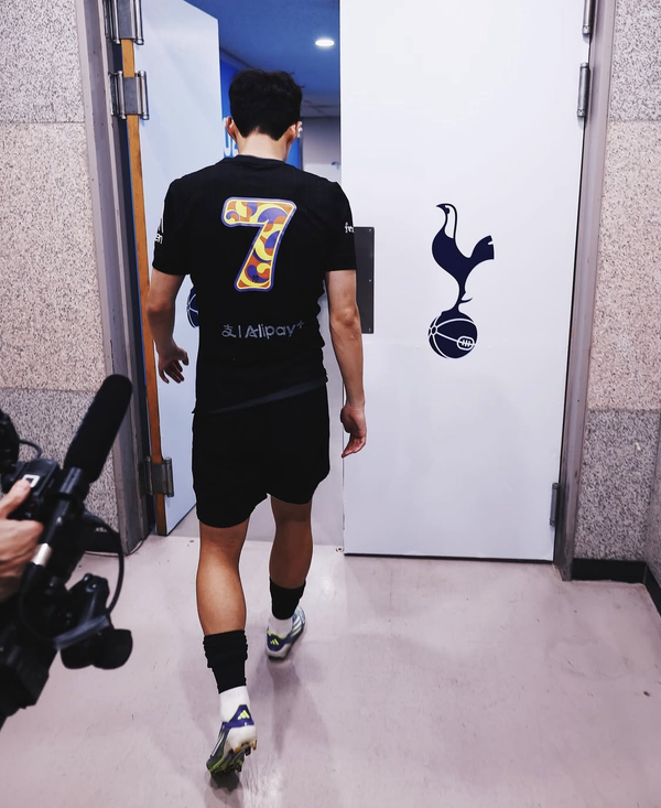 결국 ‘또’ 손흥민 이름 꺼냈다…프랭크 감독 “토트넘은 ‘손흥민스러운’ 요소들 채워야 한다”