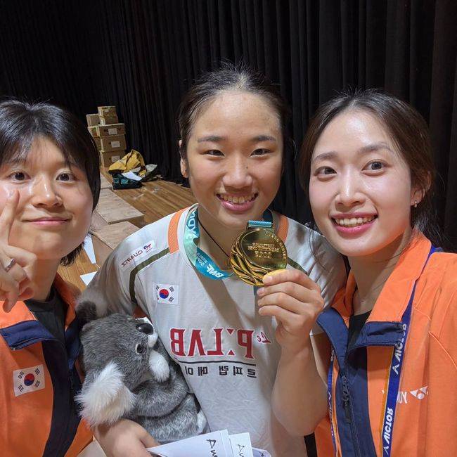 안세영, '中·中·日' 제치고 배드민턴 최초 대기록 쓸까...BWF '올해의 선수 후보' 우뚝→첫 여자 단식 3연패 도전 [공식발표]