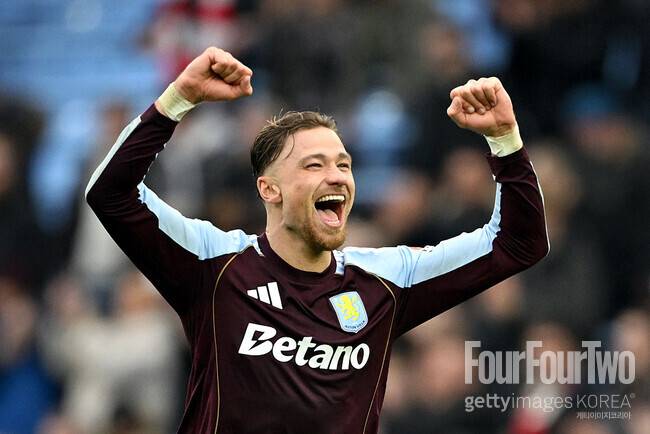 [pl.review] ‘18경기 무패 행진 깨졌다’ 후반 추가시간 무너진 아스널…에메리의 빌라에 1-2 패