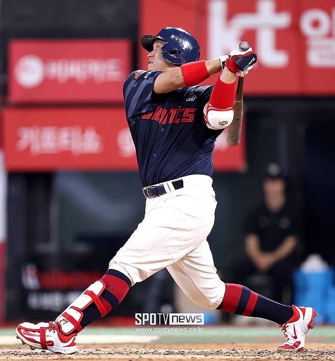 롯데 이젠 S급 사야한다…다음 겨울엔 FA 큰손 변신? 170억 투자 실패의 교훈