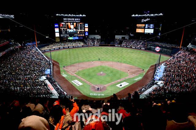 ‘한화 19년 만에 KS 진출’ 1231840명 열광적인 팬들 없었더라면…뜨거운 대전 야구 인기, 내년에도 이어질까