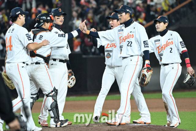 ‘한화 19년 만에 KS 진출’ 1231840명 열광적인 팬들 없었더라면…뜨거운 대전 야구 인기, 내년에도 이어질까