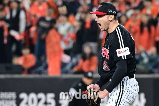 '미쳤다, 복덩이들' LG 63억 외인 3인방, 美 이렇게 바라봤다…