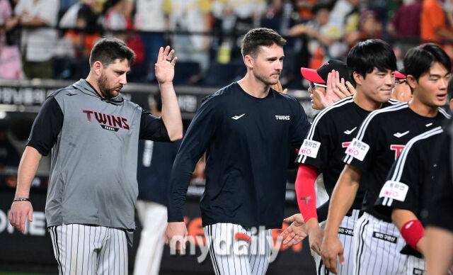 '미쳤다, 복덩이들' LG 63억 외인 3인방, 美 이렇게 바라봤다…