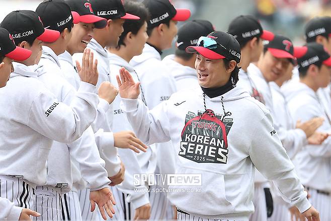 LG, 챔피언인데 하마터면 '0명' 굴욕 당할뻔…무명에서 국가대표 도약, 골든글러브로 피날레 장식한다