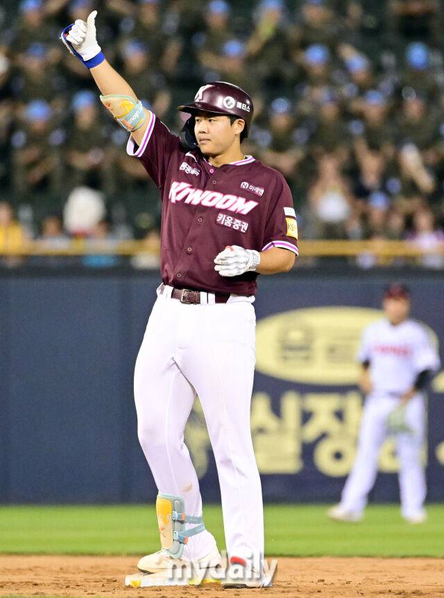 “오지환·박찬호·심우준 선배님 찾아갔다…3000안타 치고 싶다” 키움 팬들은 이 19세 유격수의 열정을 기억하세요